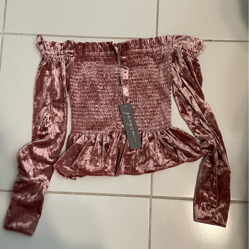 NWT Greysn rose crush velvet off shoulder long sleeve shirt XS
